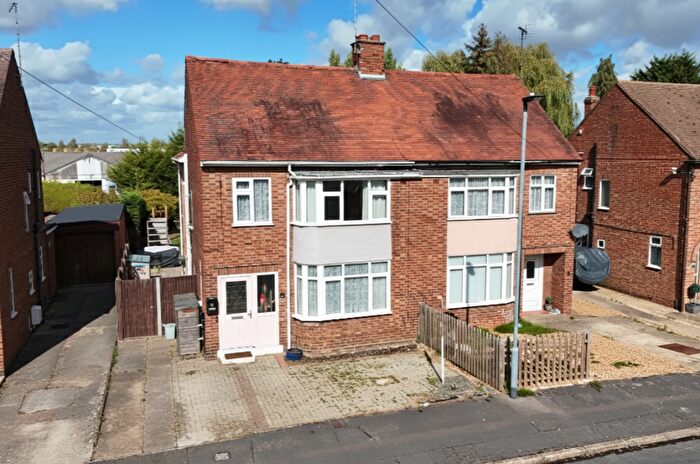 4 Bedroom Semi Detached House For Sale In Mead Close, Walton, Peterborough, PE4