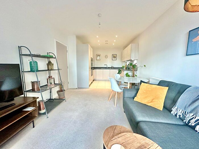 1 Bedroom Apartment To Rent In Bow Common Lane, Thimble Court, E3