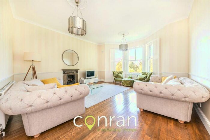 3 Bedroom Apartment To Rent In Kidbrooke Park Road, Blackheath, SE3