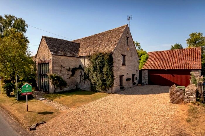 5 Bedroom Barn Conversion For Sale In Hawkesbury Upton, GL9