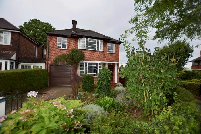 4 Bedroom Detached House To Rent In Mereworth Drive, Shooters Hill, SE18