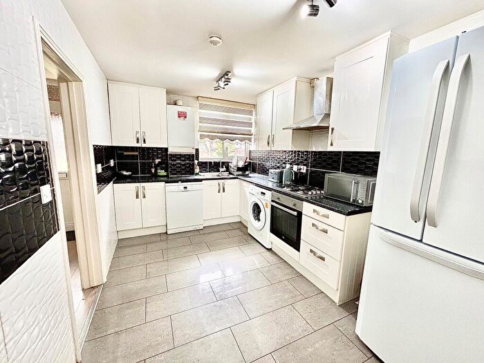 3 Bedroom House To Rent In Covert Road, Hainault, IG6