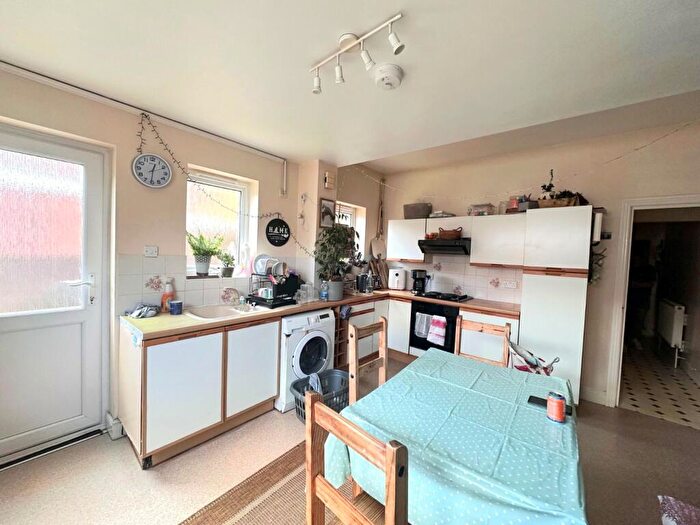 3 Bedroom Flat To Rent In Lodge Road, Southampton, Hampshire, SO14