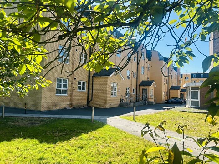 2 Bedroom Apartment To Rent In Endsleigh Park, Beverley Road, Hull, East Riding Of Yorkshire, HU6