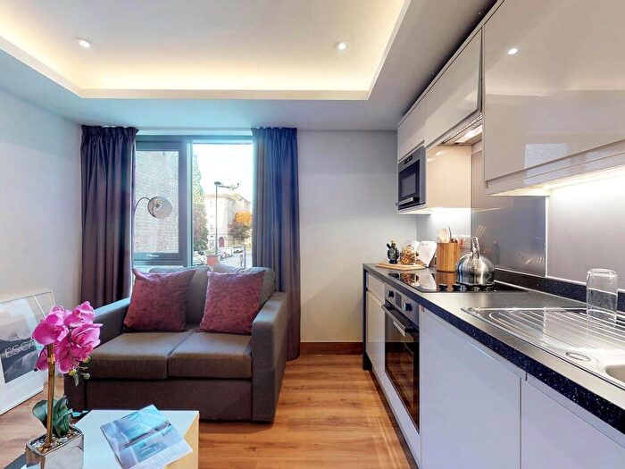 Apartment To Rent In Apt, Oasis Residence #, LS2