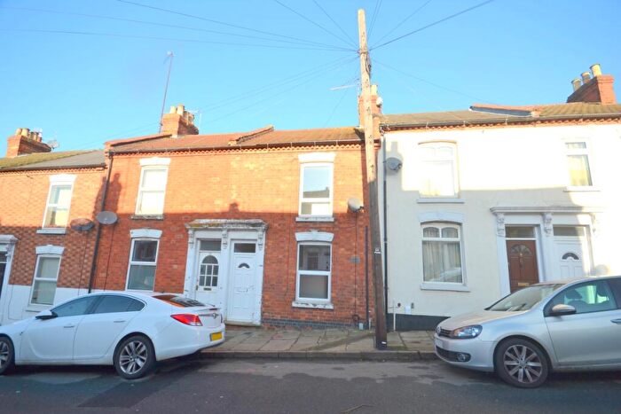 1 Bedroom Flat To Rent In Uppingham Street, Semilong, Northampton, NN1