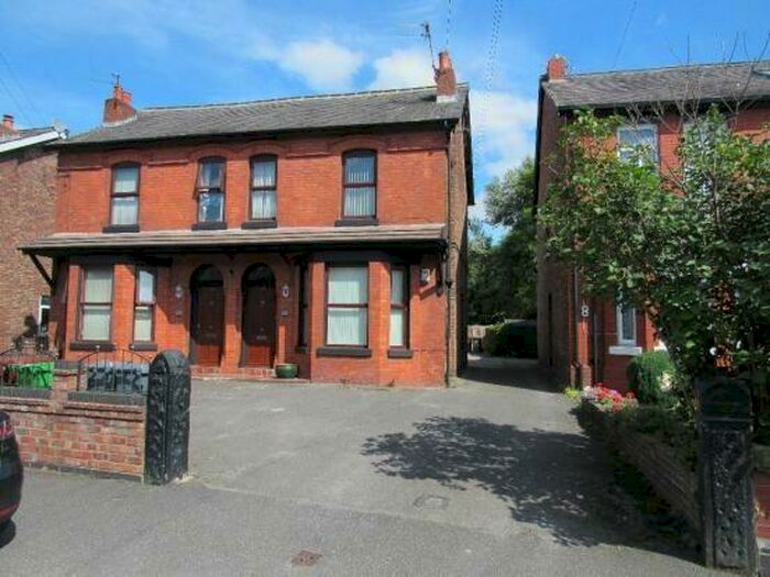 2 Bedroom Apartment To Rent In A Kenworthy Lane, Manchester, M22