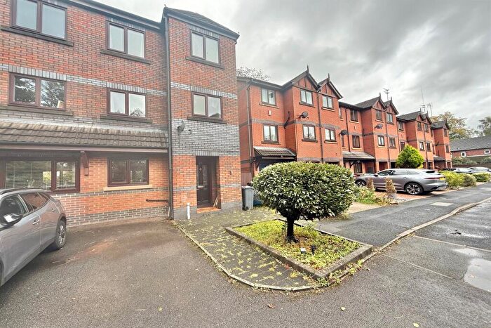 4 Bedroom End Of Terrace House To Rent In Evans Close, Manchester, M20