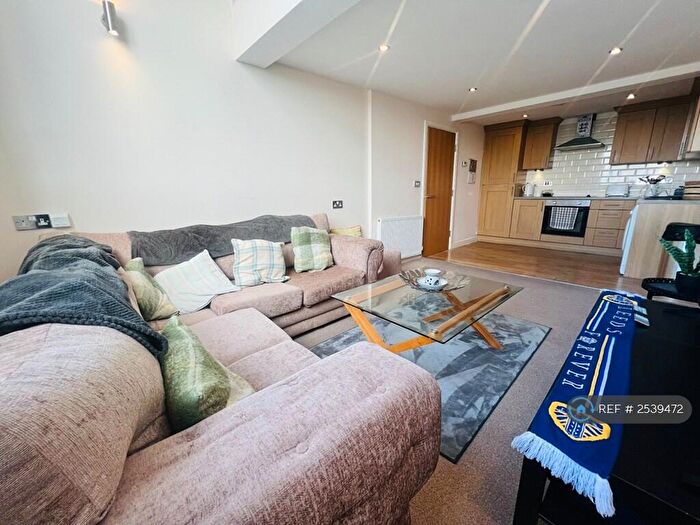 2 Bedroom Flat To Rent In Richardshaw Lane, Pudsey, LS28