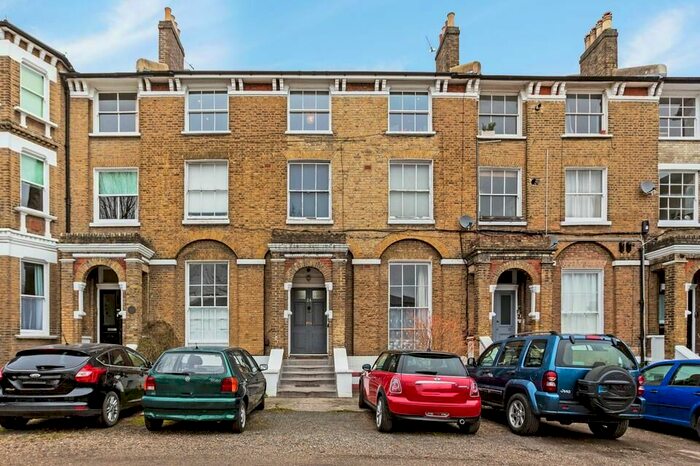 3 Bedroom Flat To Rent In East Dulwich Road, London, SE22