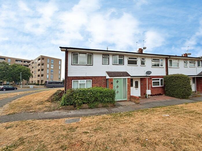 3 Bedroom End Of Terrace House For Sale In Croxley View, Watford, Hertfordshire, WD18