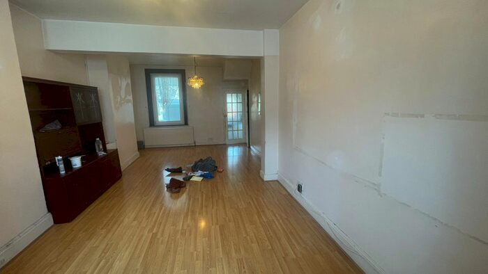 3 Bedroom Terraced House To Rent In Harvey Road, Ilford, IG1