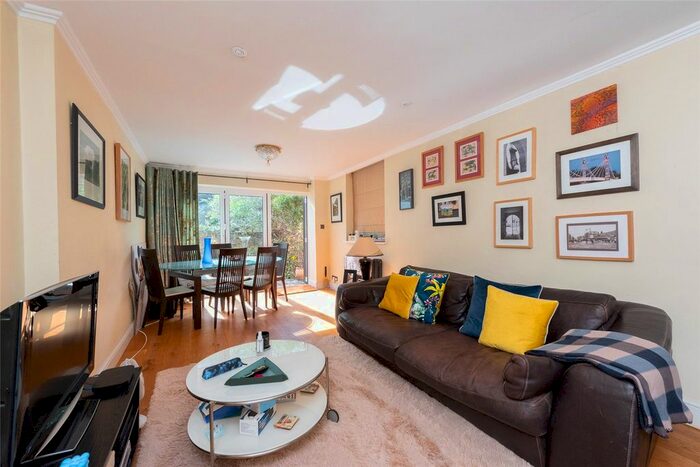 2 Bedroom Detached House To Rent In Westleigh Avenue, London, SW15