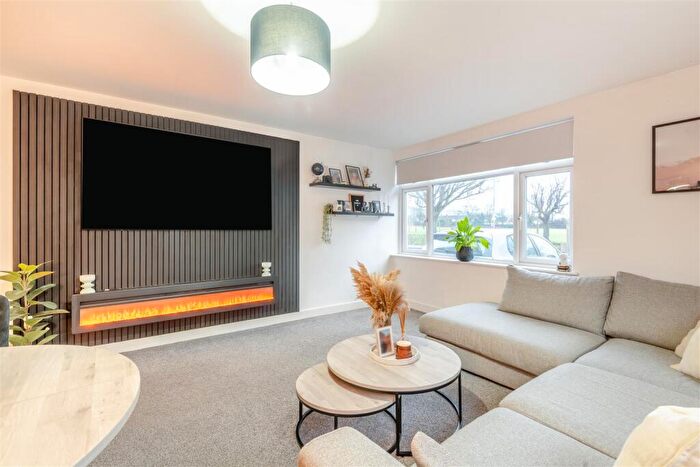 2 Bedroom Apartment For Sale In Cork Street, Eccles, Aylesford, ME20