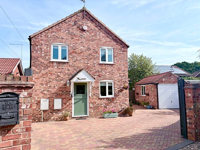 3 Bedroom Detached House For Sale In Littleworth Lane, Rossington, DN11