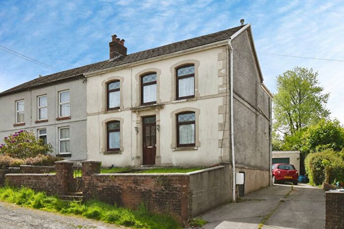 3 Bedroom Semi-Detached House For Sale In Llwynhen Road, Cwmgors, Ammanford, SA18