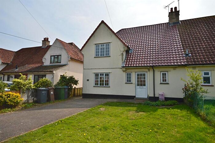 3 Bedroom Semi-Detached House For Sale In Saxmundham, Suffolk, IP17