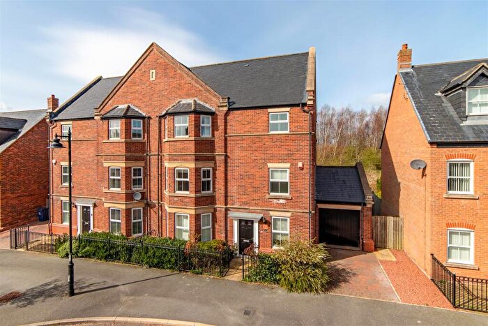 5 Bedroom Semi Detached House For Sale In Barmoor Drive, Melbury, NE3