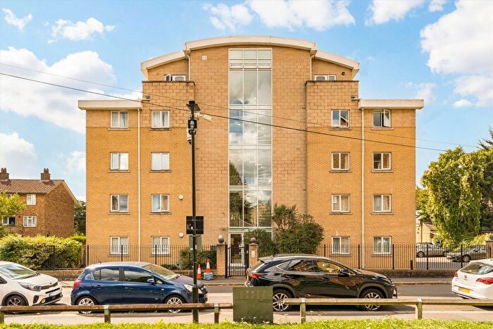 2 Bedroom Flat To Rent In Devonshire Street, Chiswick, W4