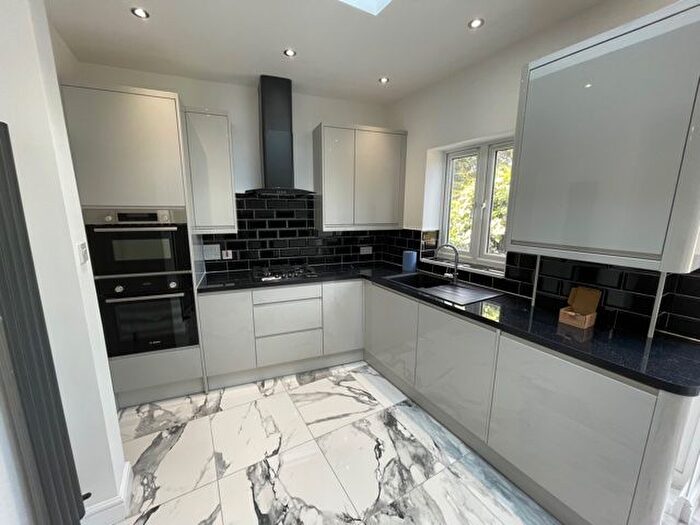 3 Bedroom Property To Rent In Rom Crescent, Romford, RM7