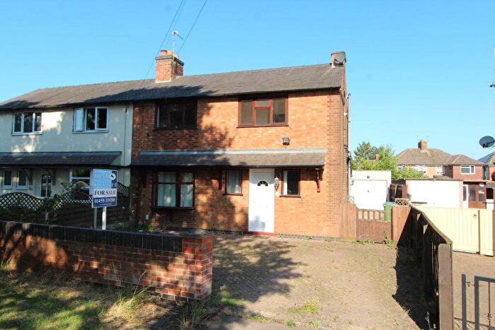 3 Bedroom Semi-Detached House For Sale In Leicester Road, Lutterworth, LE17