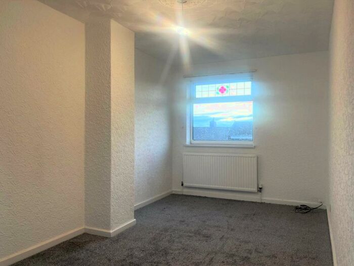 3 Bedroom SemiDetached House To Rent In Upperwood Road, Darfield