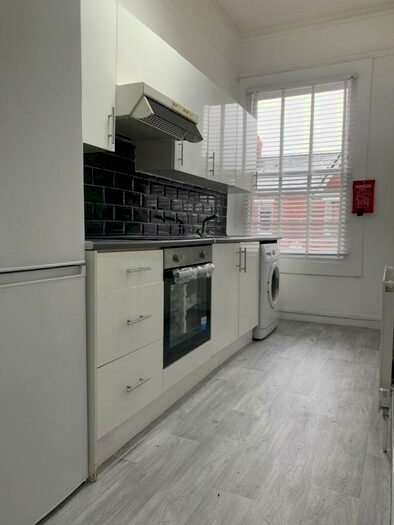 1 Bedroom Flat To Rent In Cumberland Avenue, Liverpool, Merseyside, L17
