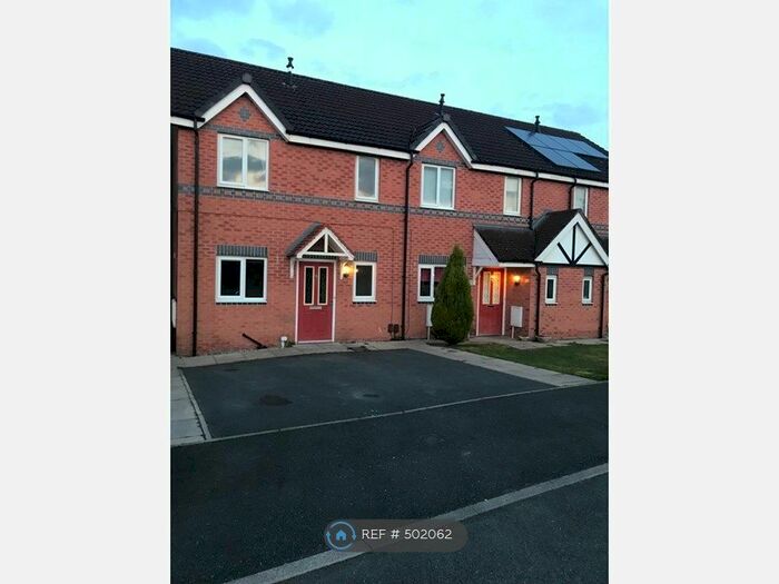 3 Bedroom End Of Terrace House To Rent In Lorton Close, Middleton, Manchester, M24
