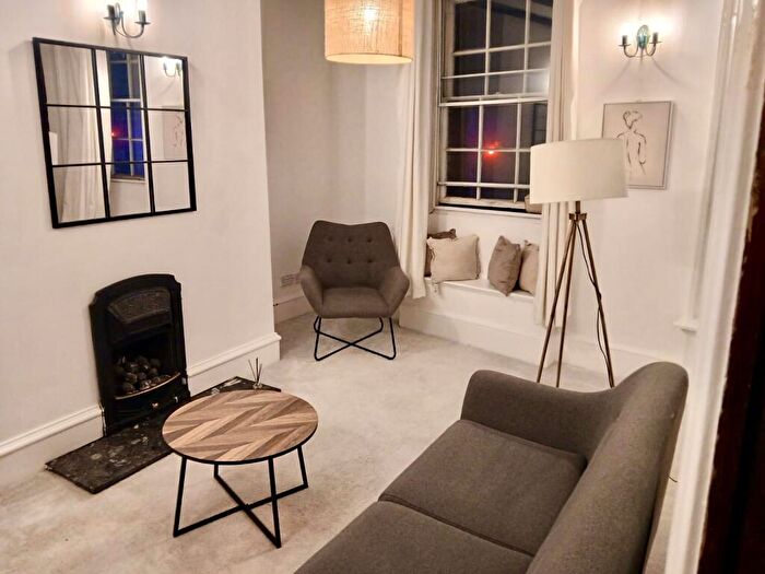 1 Bedroom Apartment For Sale In Load Street, Bewdley, Worcestershire, DY12