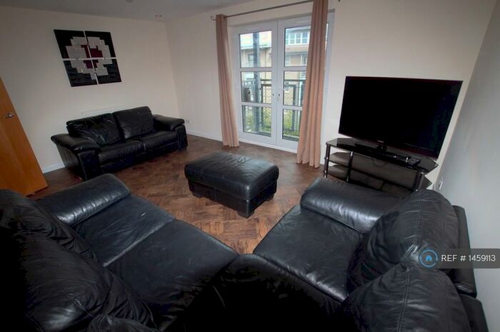 3 Bedroom Flat To Rent In Bannermill Place, Aberdeen, AB24