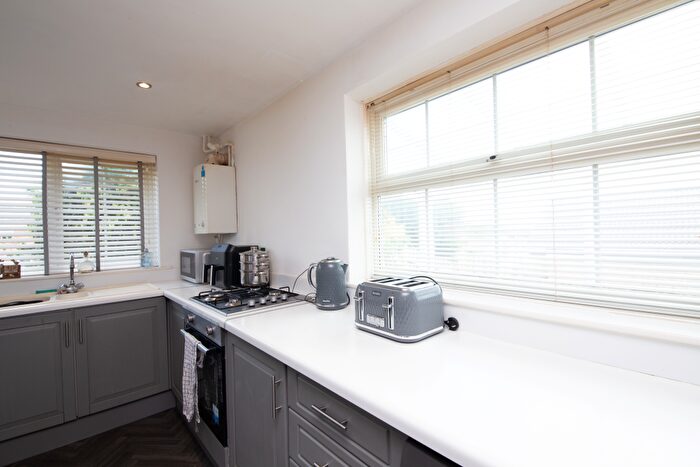 3 Bedroom Detached House For Sale In Ravencar Road, Eckington, S21