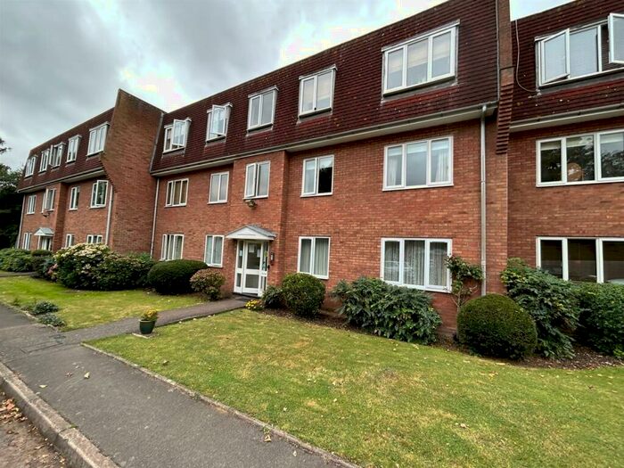 2 Bedroom Flat To Rent In Gridiron Place, Upminster, RM14