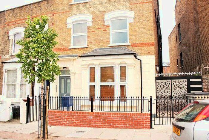1 Bedroom Flat To Rent In Foulden Road, Stoke Newington, London, N16