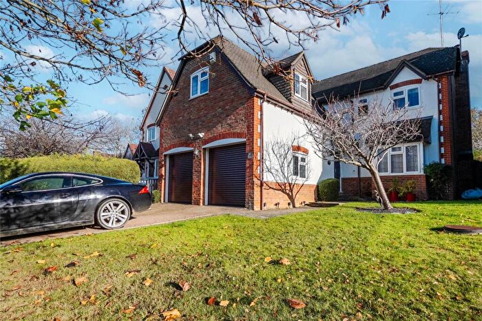 5 Bedroom Detached House For Sale In Phoebes Orchard, Stoke Hammond, Milton Keynes, MK17