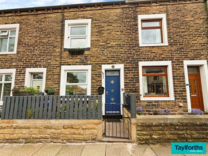 3 Bedroom Terraced House For Sale In Federation Street, Barnoldswick, BB18