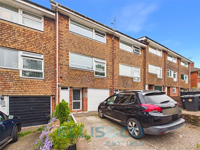4 Bedroom Terraced House For Sale In Quarry Hill Road, Tonbridge, Kent, TN9