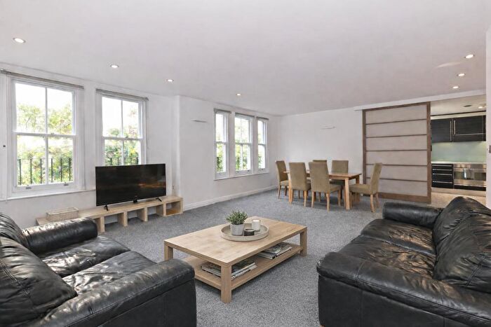 3 Bedroom Apartment To Rent In Frampton Street, St John's Wood, London, NW8