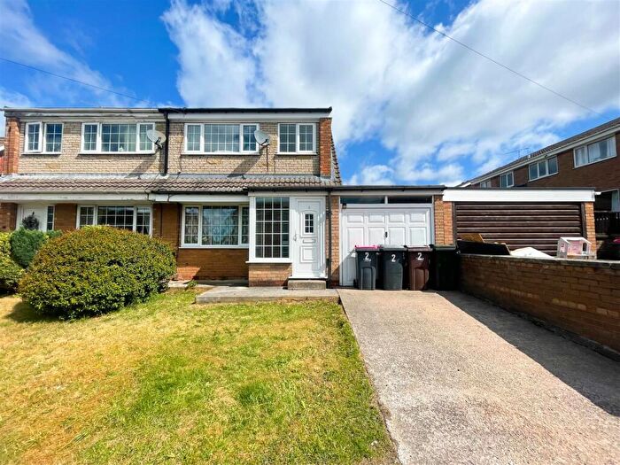 3 Bedroom Semi Detached House To Rent In Webster Close, Kimberworth, S61