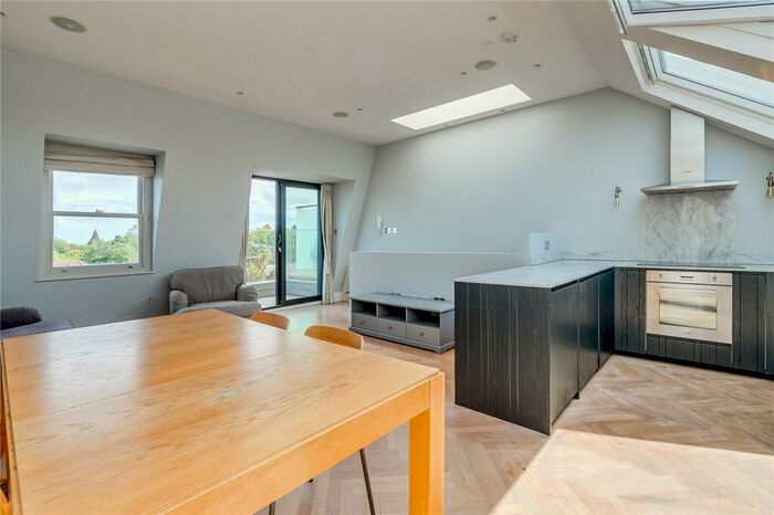 2 Bedroom Apartment To Rent In Vardens Road, SW11
