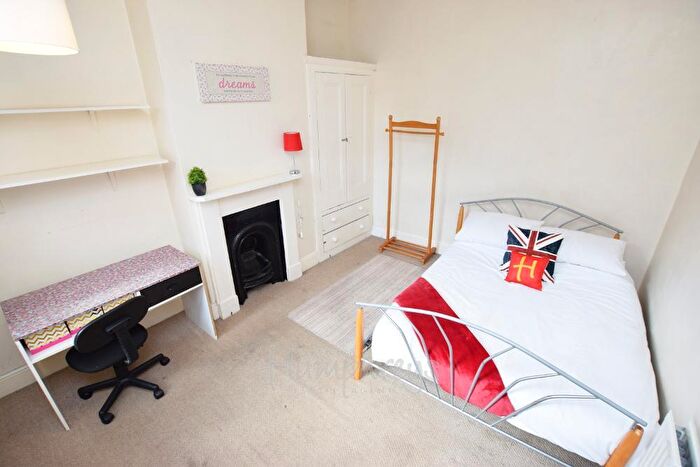 5 Bedroom Terraced House To Rent In Colwyn Road, Abington, Northampton, NN1