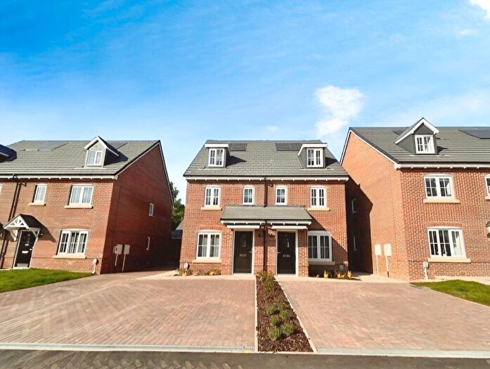 3 Bedroom Semi-Detached House To Rent In Conduit Road, Bessacarr, Doncaster, South Yorkshire, DN4