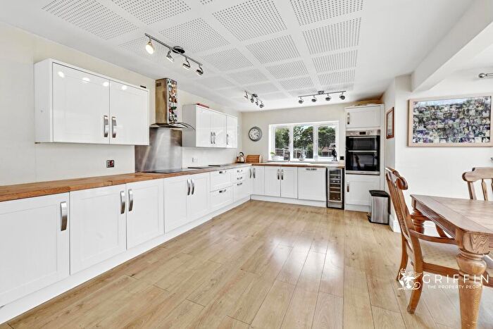 3 Bedroom Semi-Detached House For Sale In Lodge Lane, Grays, RM17