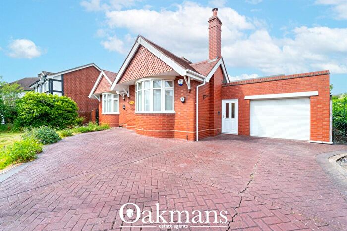 2 Bedroom Bungalow For Sale In Holly Road, Bromsgrove, Worcestershire, B61