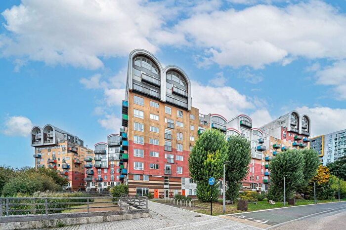 3 Bedroom Flat To Rent In Mudlarks Boulevard, Greenwich Millennium Village, London, SE10