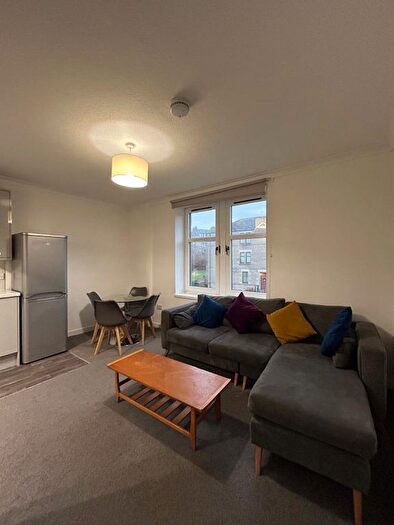 3 Bedroom Flat To Rent In Abbotsford Place, West End, Dundee, DD2