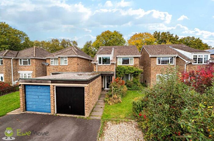 3 Bedroom Detached House For Sale In Droxford Crescent, Tadley, Hampshire, RG26