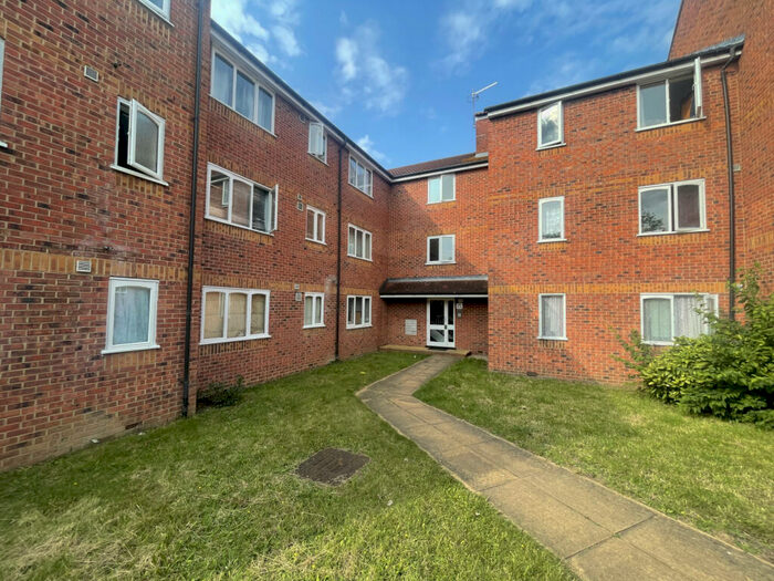 Studio To Rent In Brindley Close, Wembley, Middlesex, HA0