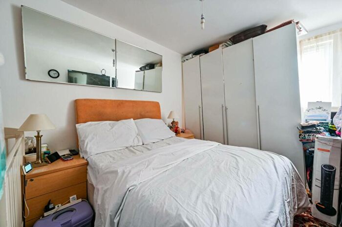 1 Bedroom Flat For Sale In Erwood Road, Charlton, London, SE7