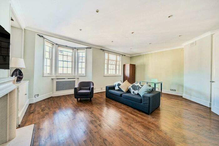 2 Bedroom Flat To Rent In Kings House, Chelsea, London, SW10