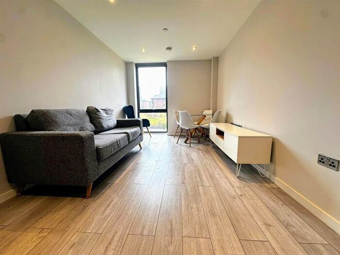 2 Bedroom Flat To Rent In Jesse Hartley Way, Liverpool, L3